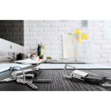 Chaveiro em c.sintético e metal com mosquetão